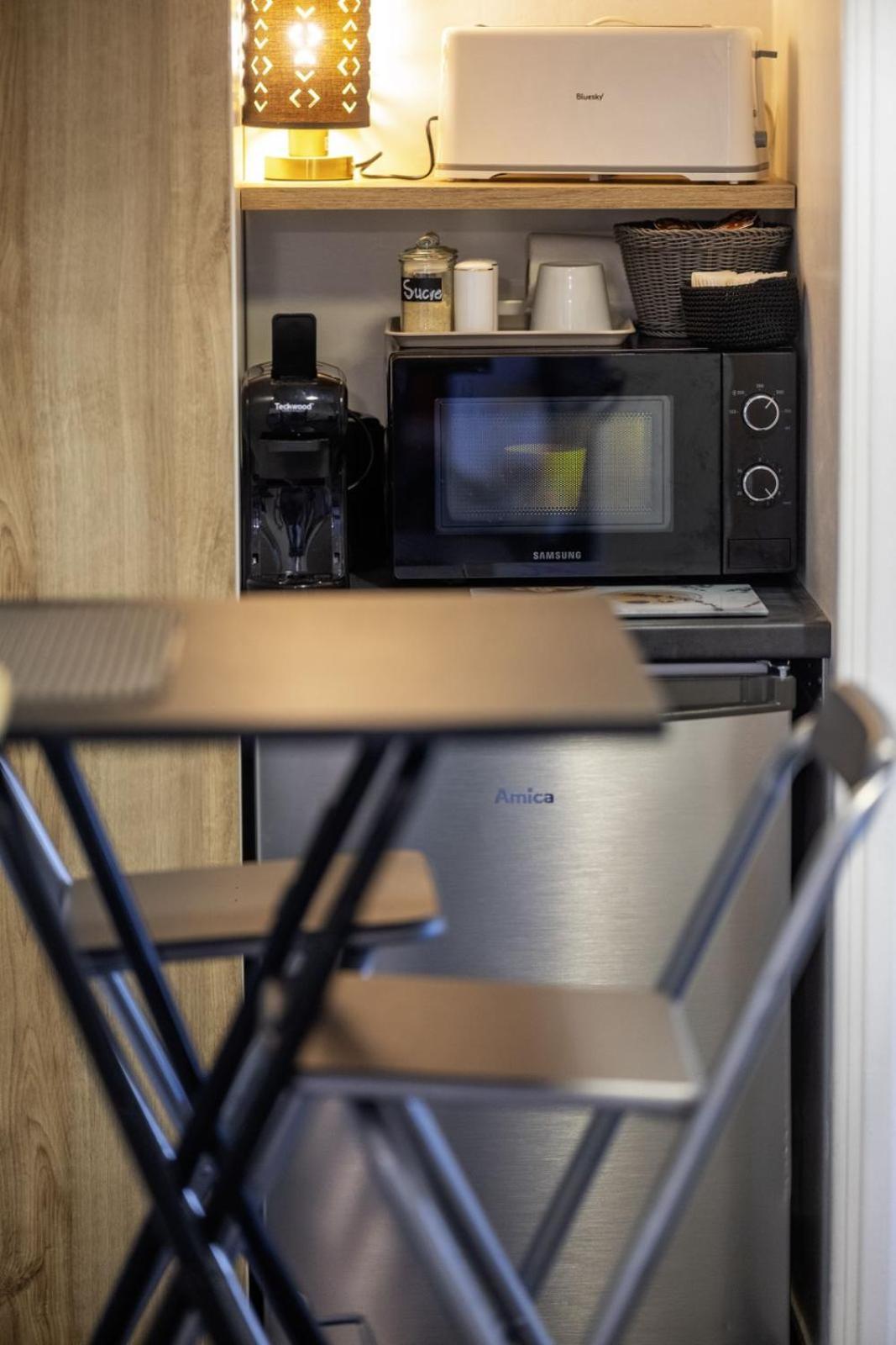 Face A La Plage Avec Parking Securise Appartement De Luxe Ou Suite Privee Avec Coin Petit Dej Selon Disponibilite Le Diamant Chambre photo